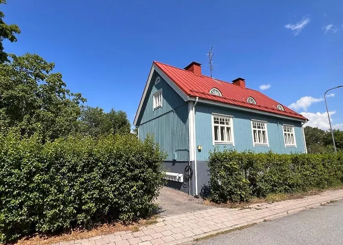 Tunnelmallinen Puutalohuoneisto.